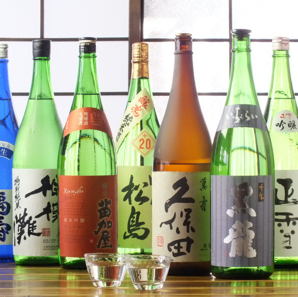 全国より様々な日本酒を取り揃えております